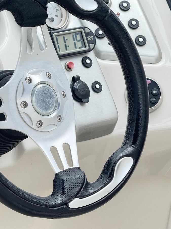 Used 2008 LARSON 228LXI