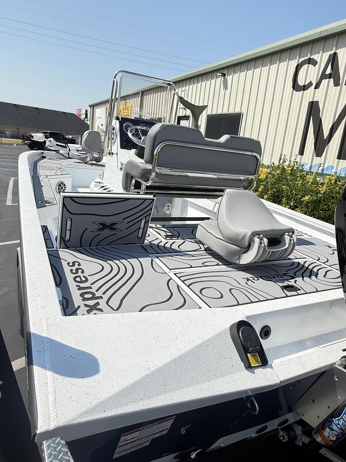 2026 Xpress H-22 BAY