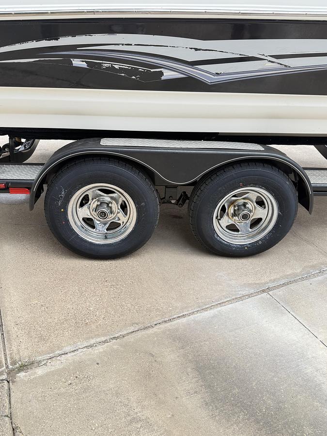 Used 2008 LARSON 228LXI