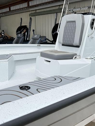 2025 Xpress H-22 BAY