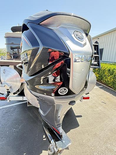 2025 Veranda VR22RC Tri-Toon - XL PACKAGE