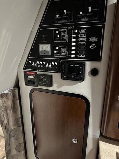 2024 Crownline 270 CR