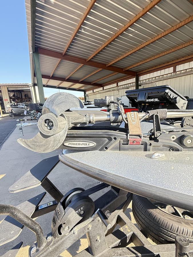 Used 2024 IKON LX 21