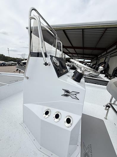 2025 Xpress H210 BAY