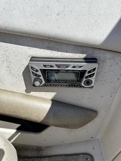 Used 2007 Larson LXI 268BR