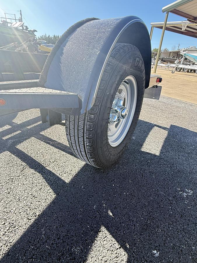 Used 2016 TRACKER TRAILER SINGLE AXLE TRACKER TRAILER FOR 16-18 V BOTTOM BOAT