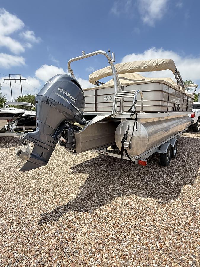 Used 2018 Veranda VR22RC Tri-Toon - XL PACKAGE