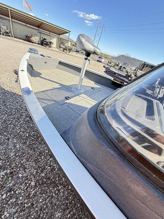 Used 2021 TRACKER/TAHOE PGV16WT