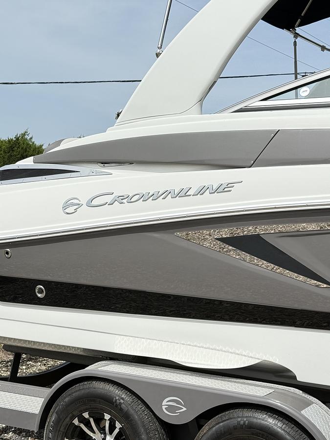 Used 2022 Crownline E255