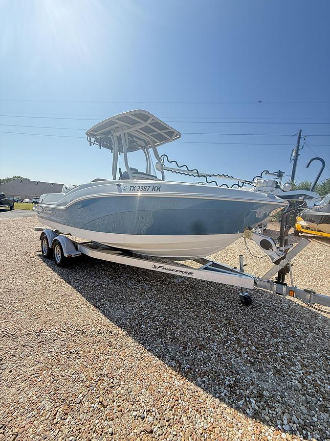 Used 2020 Crownline 220 Finseeker