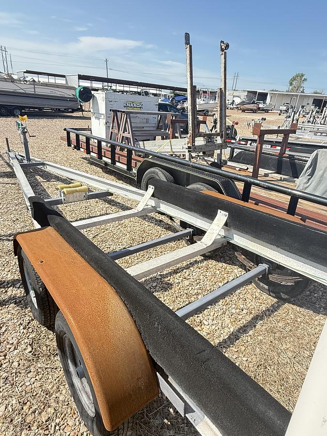 Used SHORELANDER TANDEM AXLE