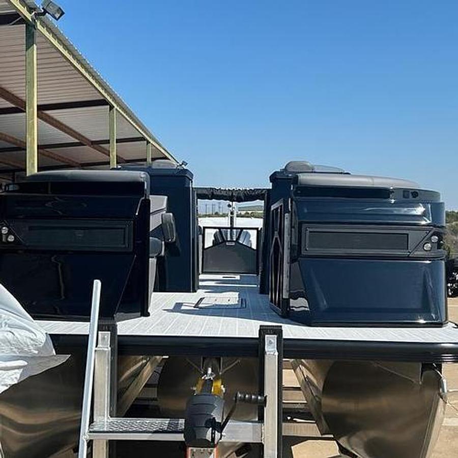 2025 Veranda VX25DCRC Luxury Tri-Toon