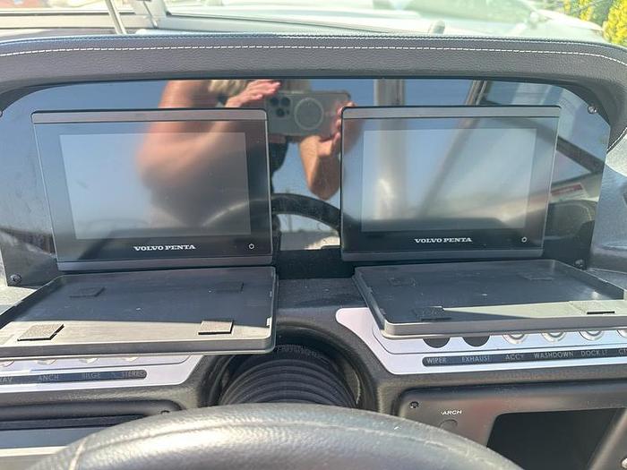 Used 2024 Crownline 260 SS Surf   HUGE DEMO DISCOUNT