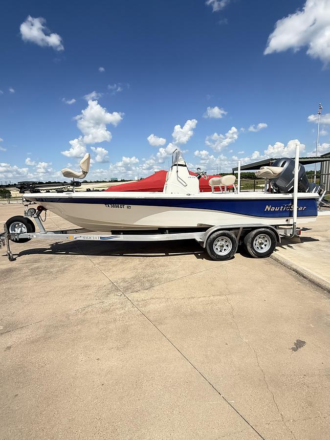 Used 2017 NauticStar 227 XTS BAY