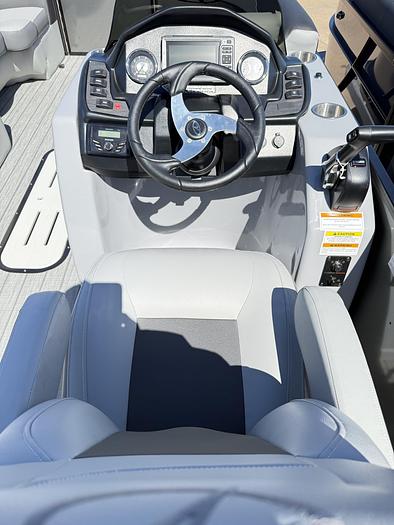 2025 Veranda VR22VLC Tri-Toon