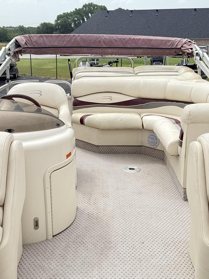 Used 2005 BENNINGTON 2275RL