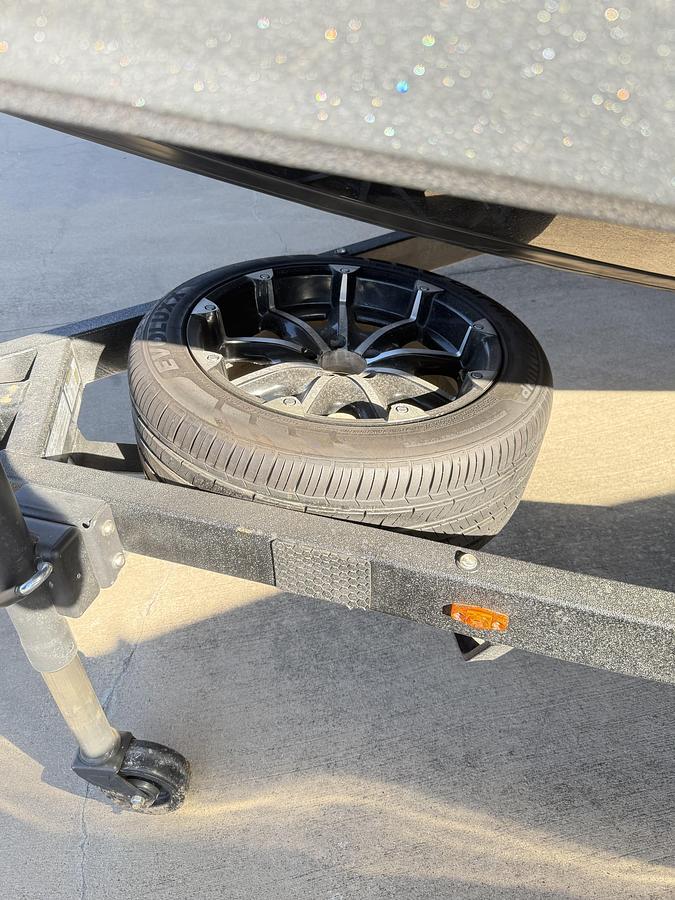 Used 2024 IKON LX 21