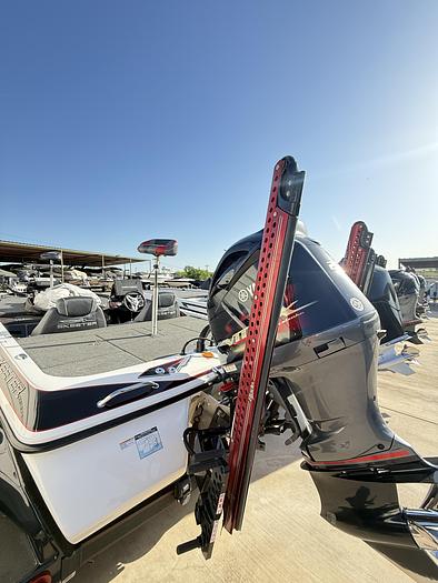 Used SUPER CLEAN 1 OWNER 2019 SKEETER FX 21 APEX