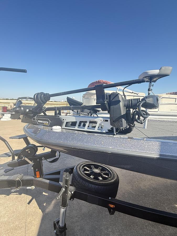 Used 2023 IKON LX 21