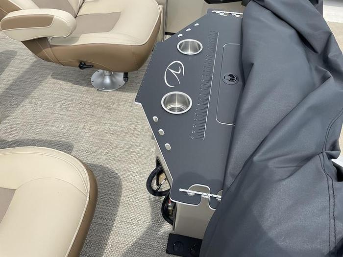 2023 Veranda VF22F4 Deluxe Tri-Toon