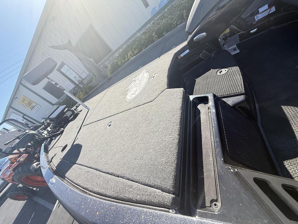 Used 2023 IKON LX 21