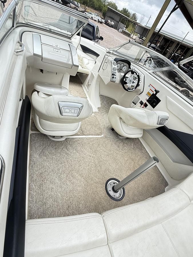 Used 2008 LARSON 228LXI