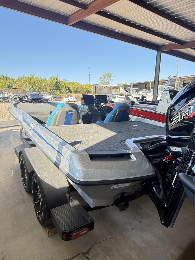 Used 2024 IKON LX 21