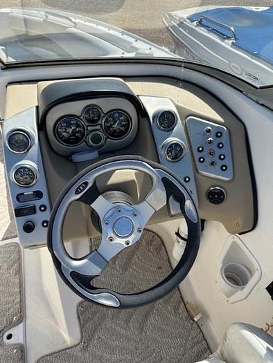 Used 2007 Larson LXI 268BR