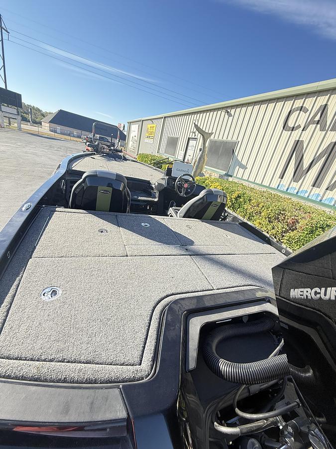 Used 2024 IKON LX 21