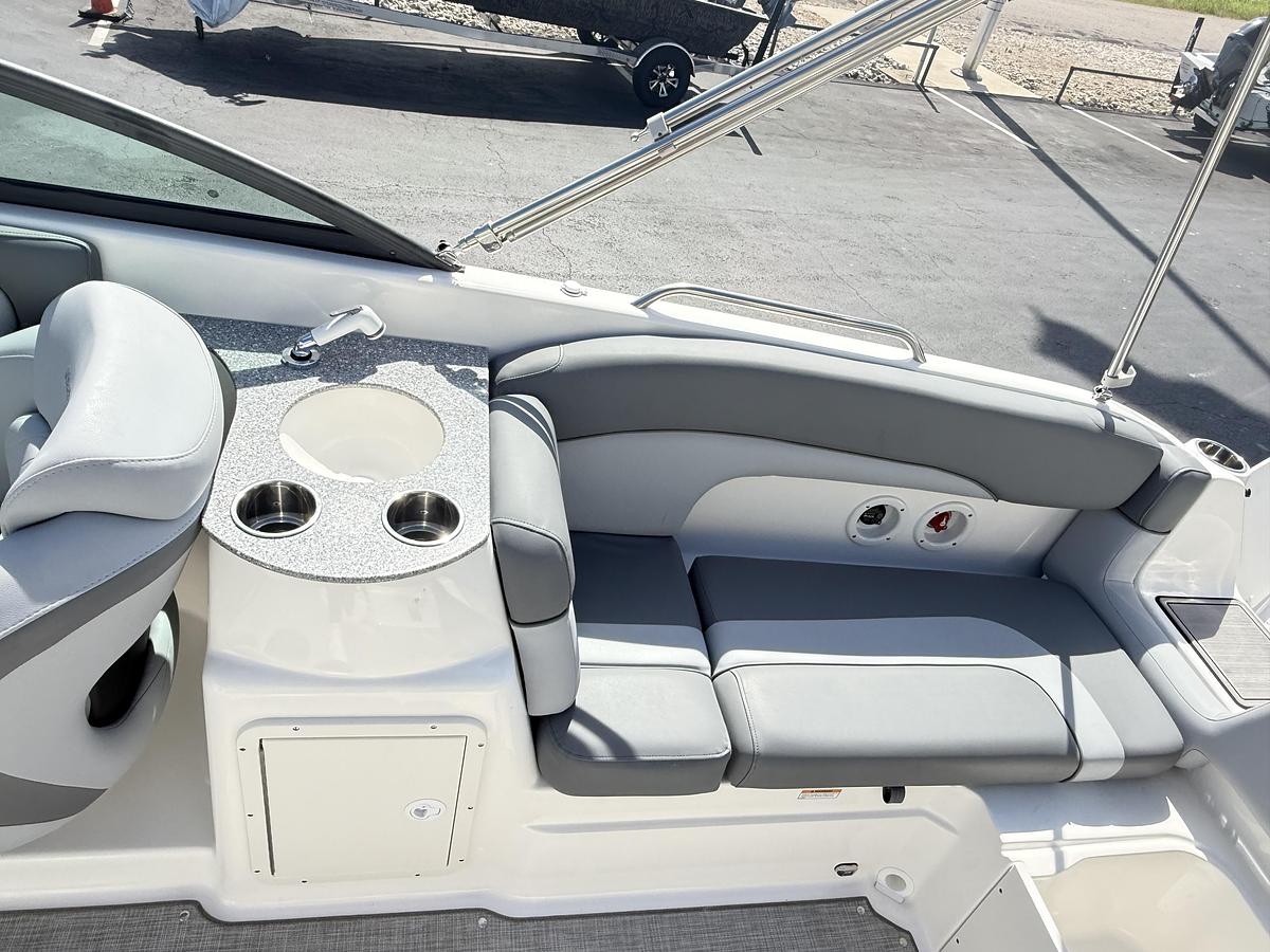 2023 NauticStar 243 DC