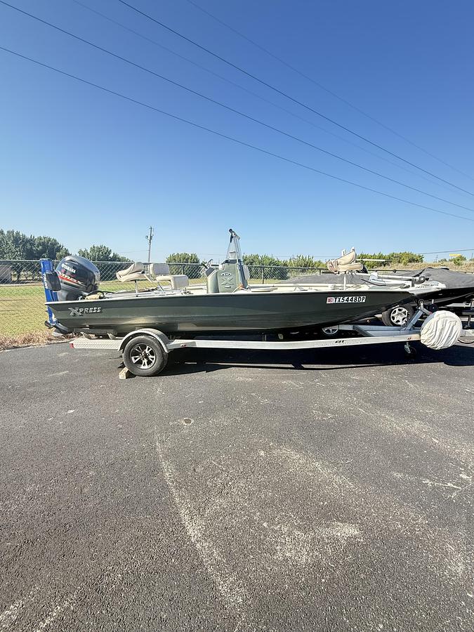 Used 2016 Xpress X20BAY