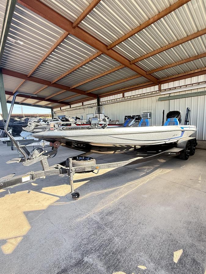 Used 2024 IKON LX 21