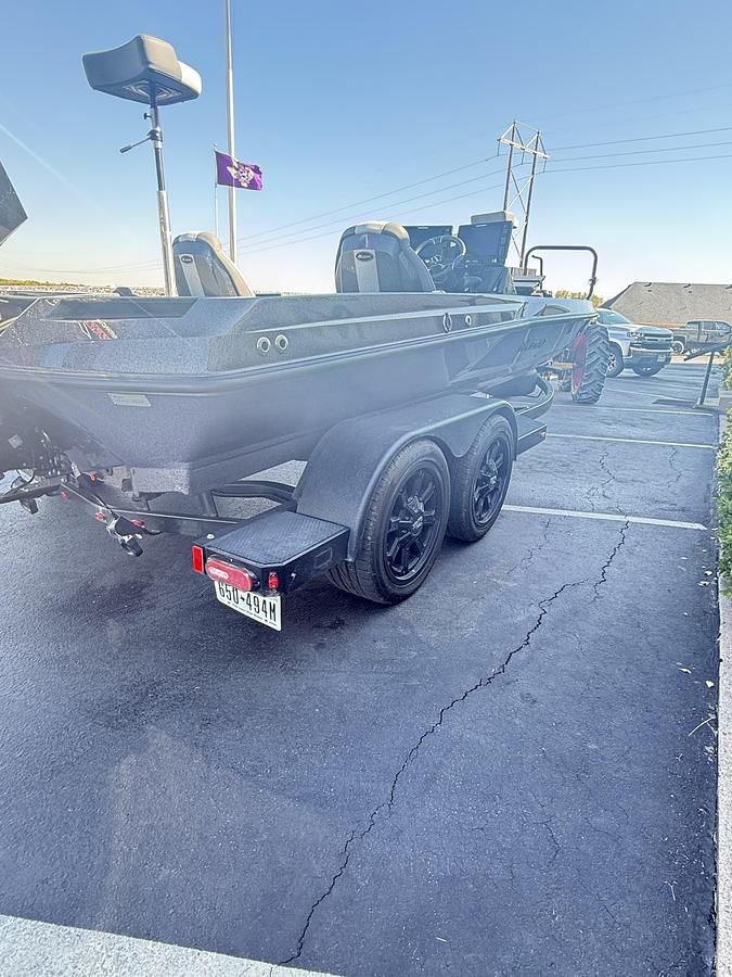 Used 2023 IKON LX 21