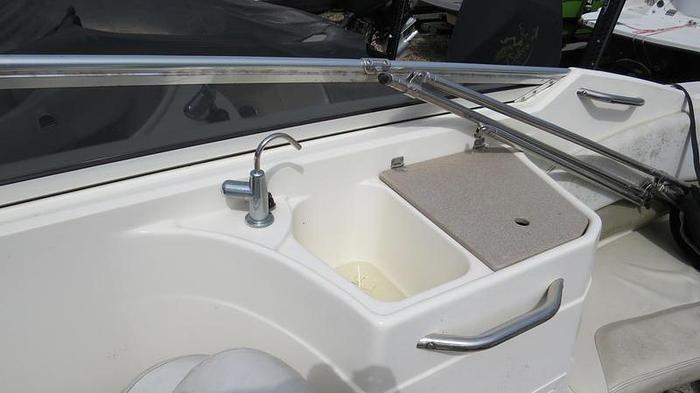 Used 2007 Larson LXI 268BR