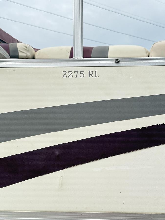 Used 2005 BENNINGTON 2275RL