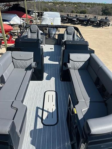 2025 Veranda VX25DCRC Luxury Tri-Toon