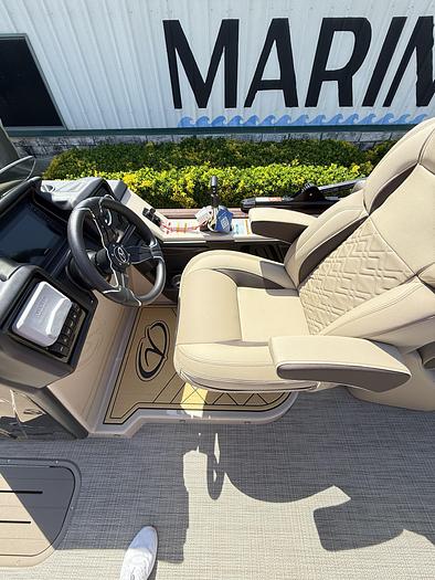 2025 Veranda VR22RC Tri-Toon - XL PACKAGE