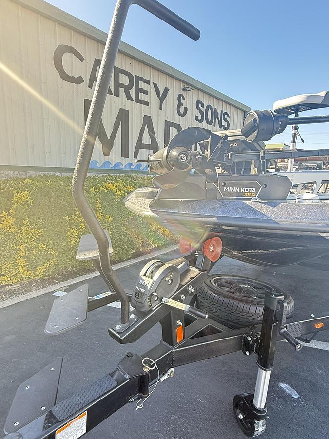 Used 2023 IKON LX 21