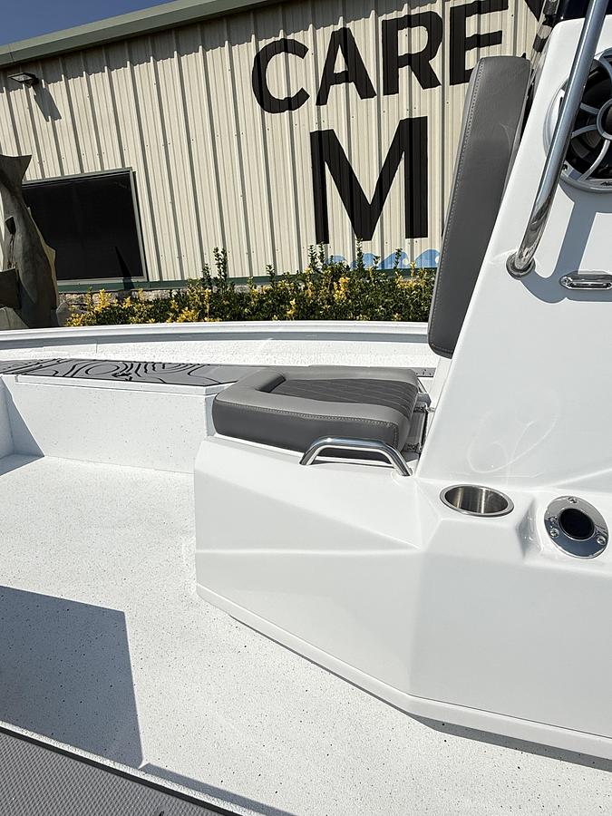 2026 Xpress H-22 BAY