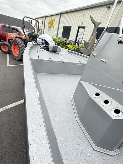 2025 Xpress H-210 BAY