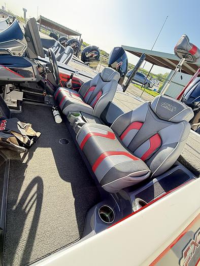Used SUPER CLEAN 1 OWNER 2019 SKEETER FX 21 APEX