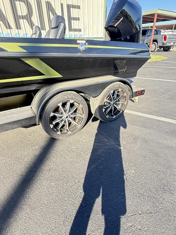 Used 2024 IKON LX 21