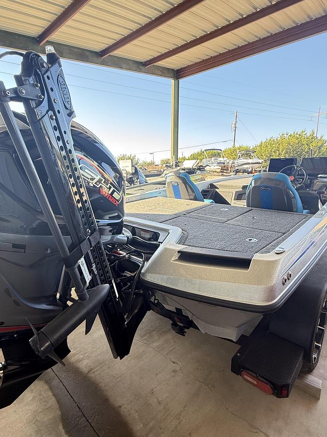 Used 2024 IKON LX 21