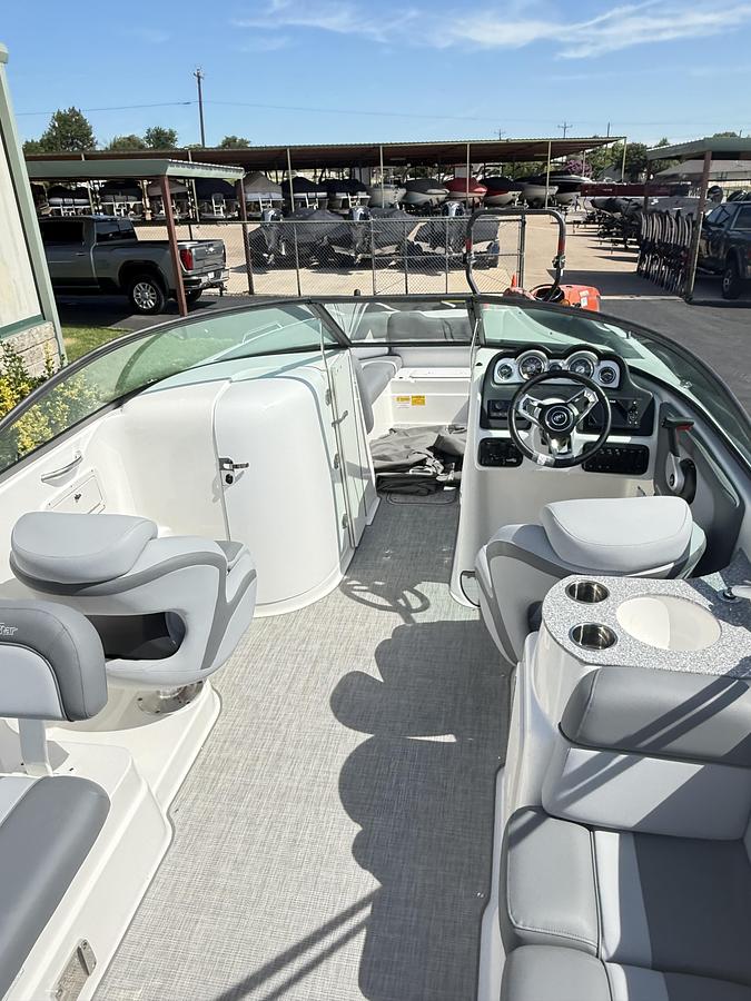 2023 NauticStar 243 DC