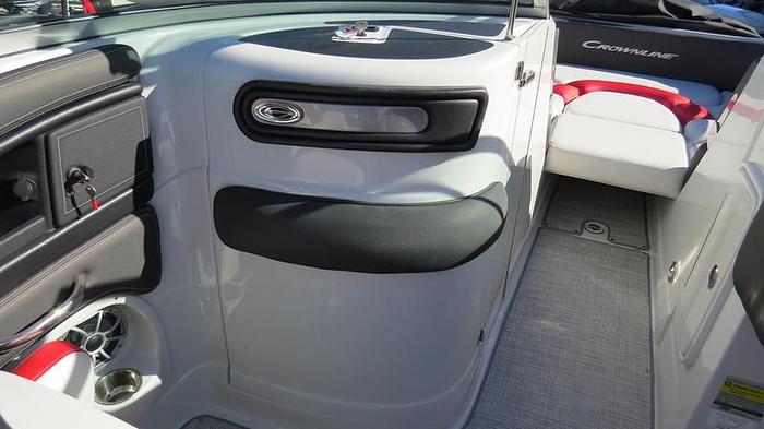 2024 Crownline E260 XS