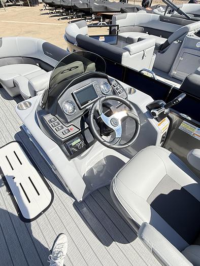 2025 Veranda VR22VLC Tri-Toon