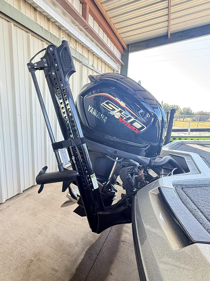 Used 2024 IKON LX 21