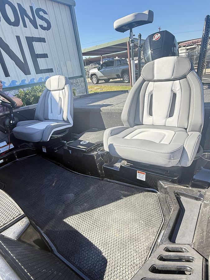 Used 2023 IKON LX 21