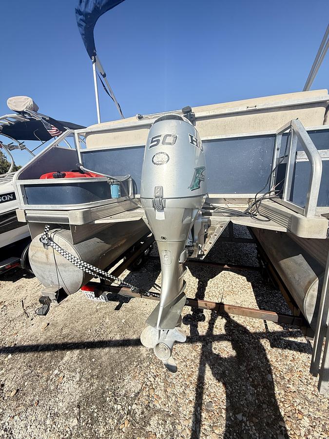 Used 1989 TRACKER/TAHOE BASS BUGGY 18'