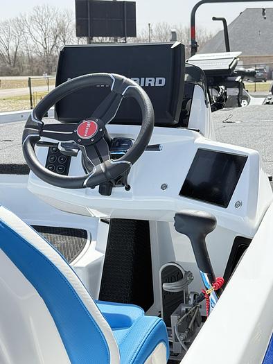 Used 2024 IKON LX 21